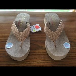 Sketchers yoga foam size 7